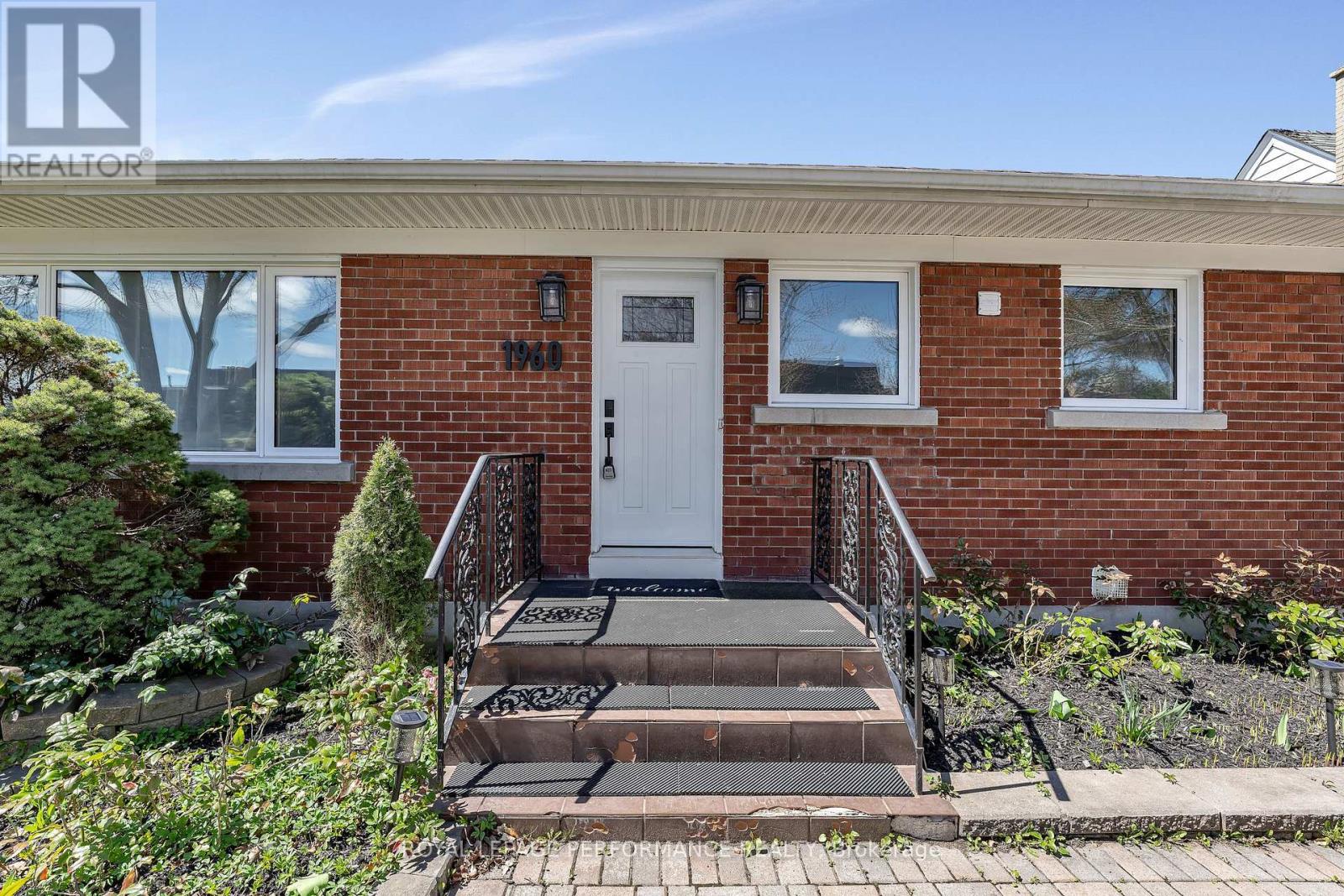 1960 Othello Avenue, Ottawa, Ontario  K1G 2A4 - Photo 2 - X13518404