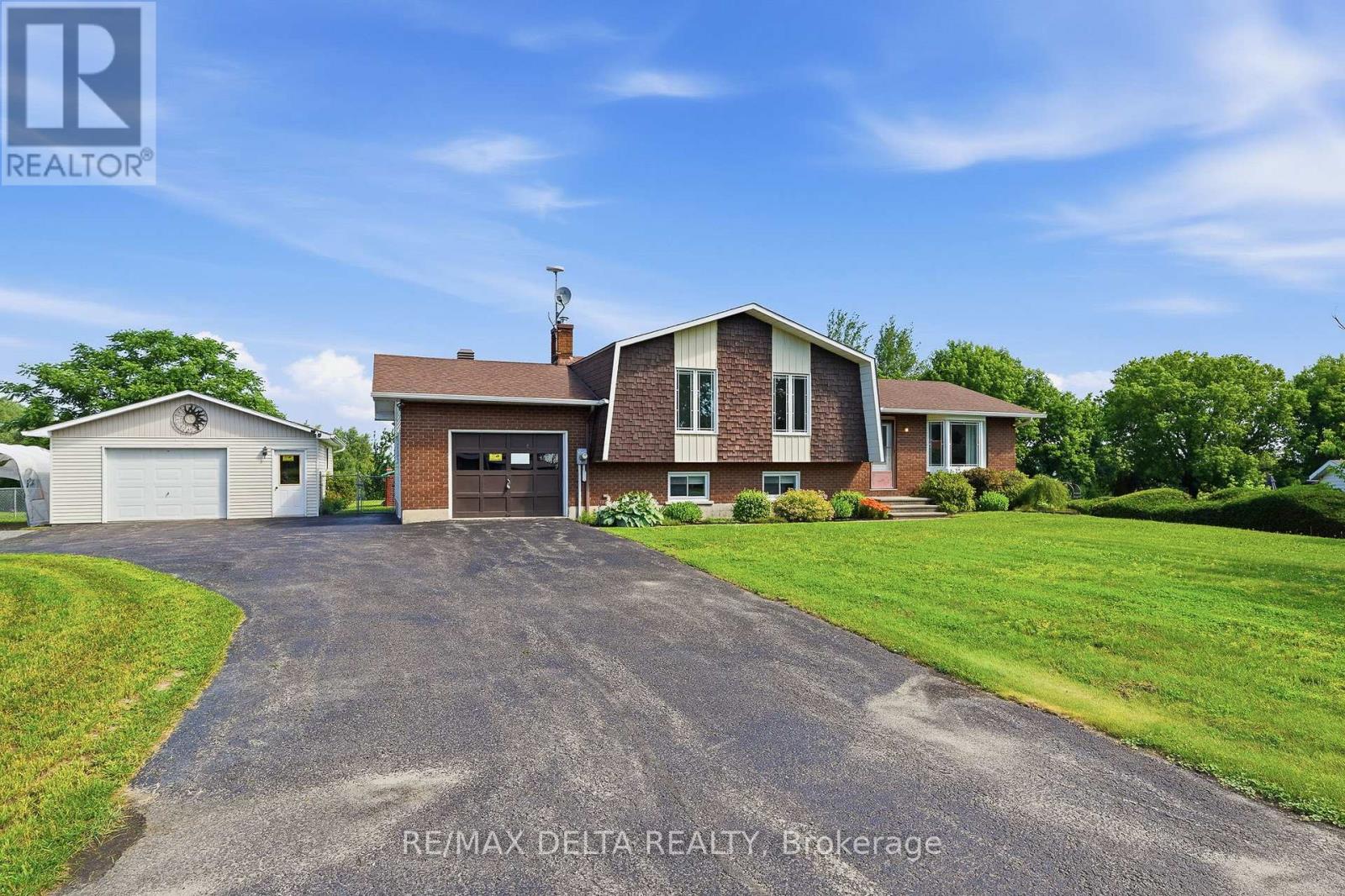 915 Elizabeth Road, Alfred And Plantagenet, Ontario  K0B 1C0 - Photo 1 - X13518522
