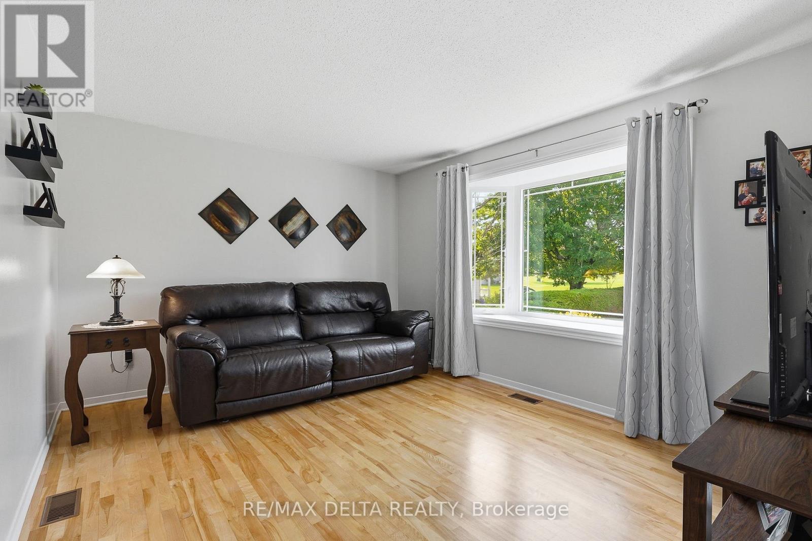 915 Elizabeth Road, Alfred And Plantagenet, Ontario  K0B 1C0 - Photo 4 - X13518522