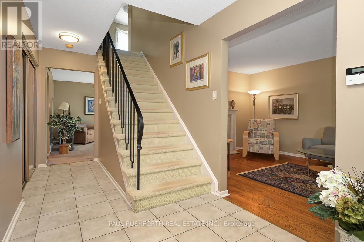 10 Cosburn Avenue, Ottawa, Ontario  K2H 8A1 - Photo 3 - X13518704