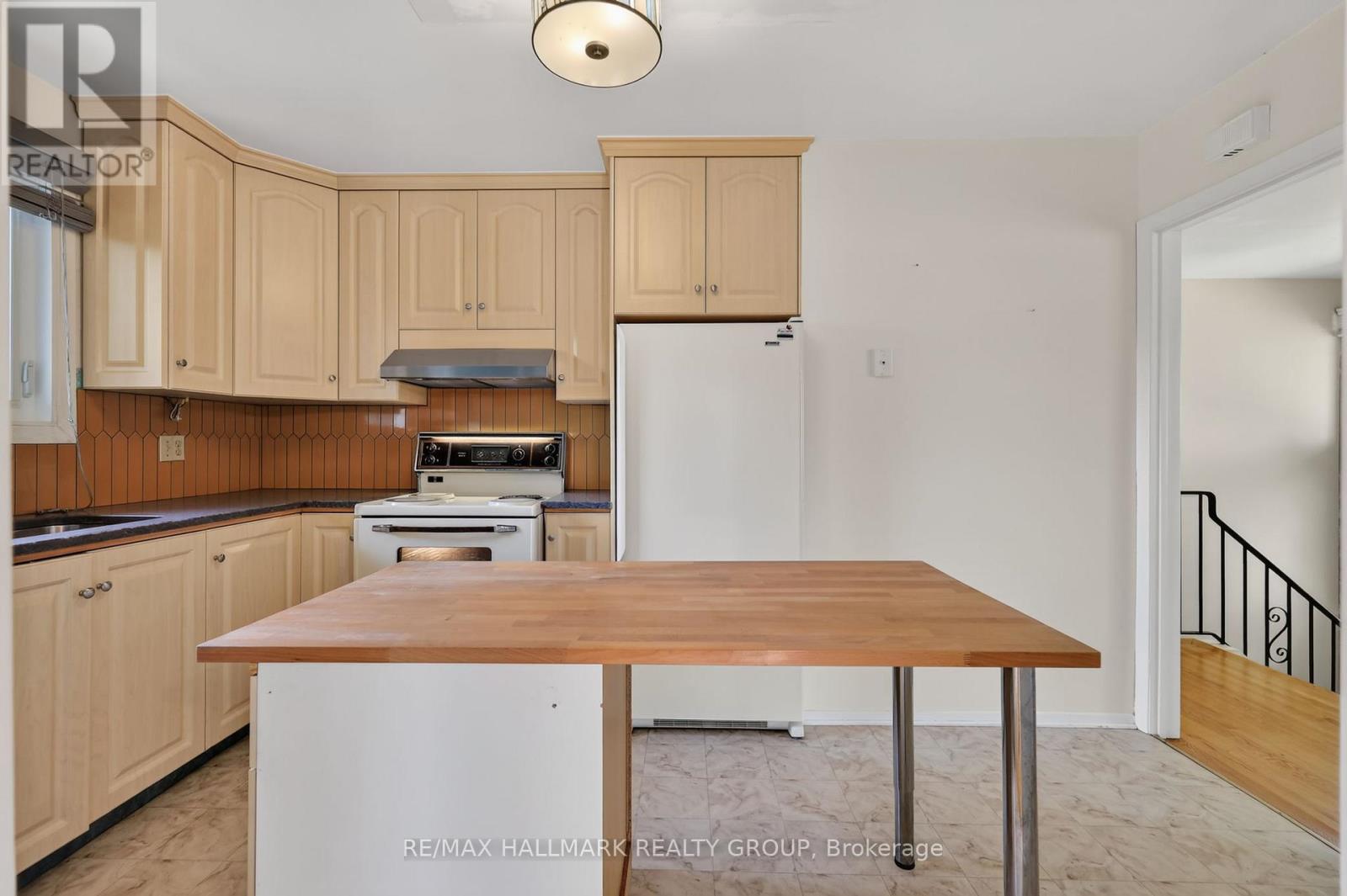 738 Stiles Crescent, Ottawa, Ontario  K1J 6Z1 - Photo 14 - X13518936