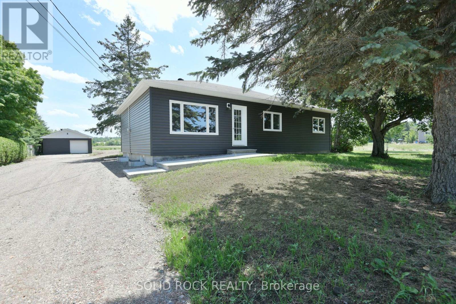 1097 132 Highway, Admaston/bromley, Ontario  K7V 3Z5 - Photo 1 - X13519156