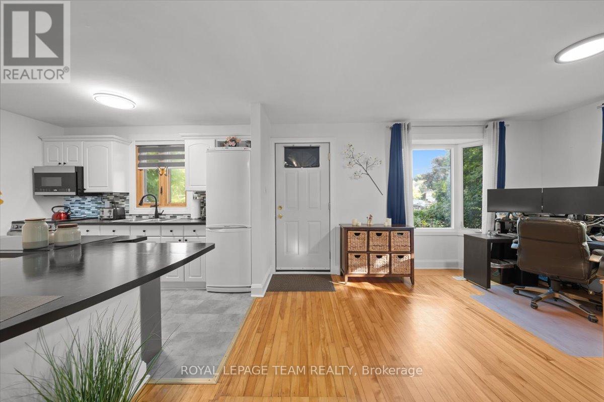 331 Beechgrove Avenue, Ottawa, Ontario  K1Z 6R4 - Photo 3 - X13519178