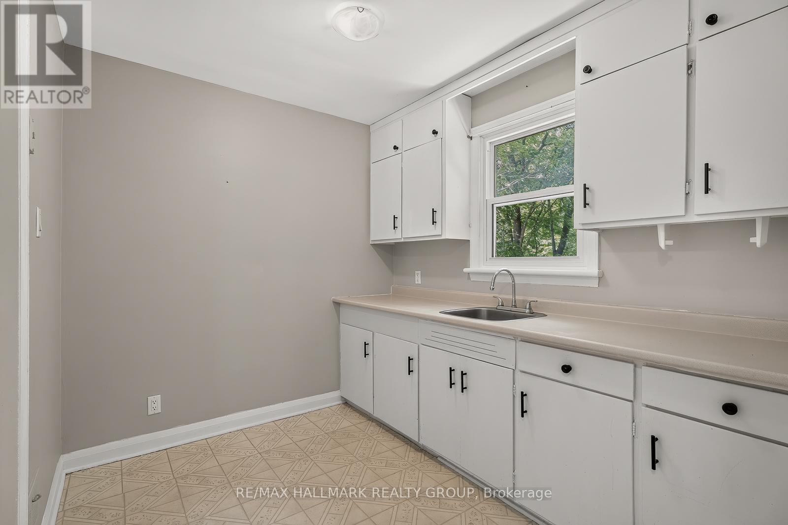 427 Pleasant Park Road, Ottawa, Ontario  K1H 5M9 - Photo 16 - X13519696