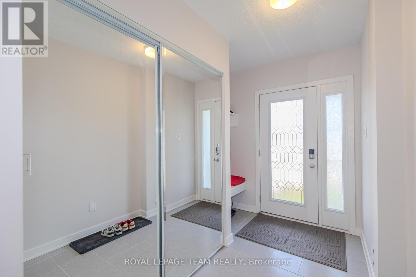 742 Kinstead Pvt Private, Ottawa, Ontario  K2S 3B3 - Photo 3 - X13519916