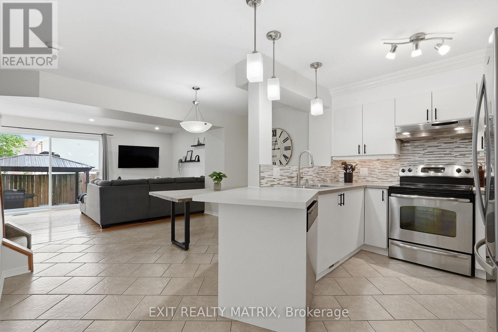 49 Forget Street, Russell, Ontario  K0A 1W0 - Photo 4 - X13520216