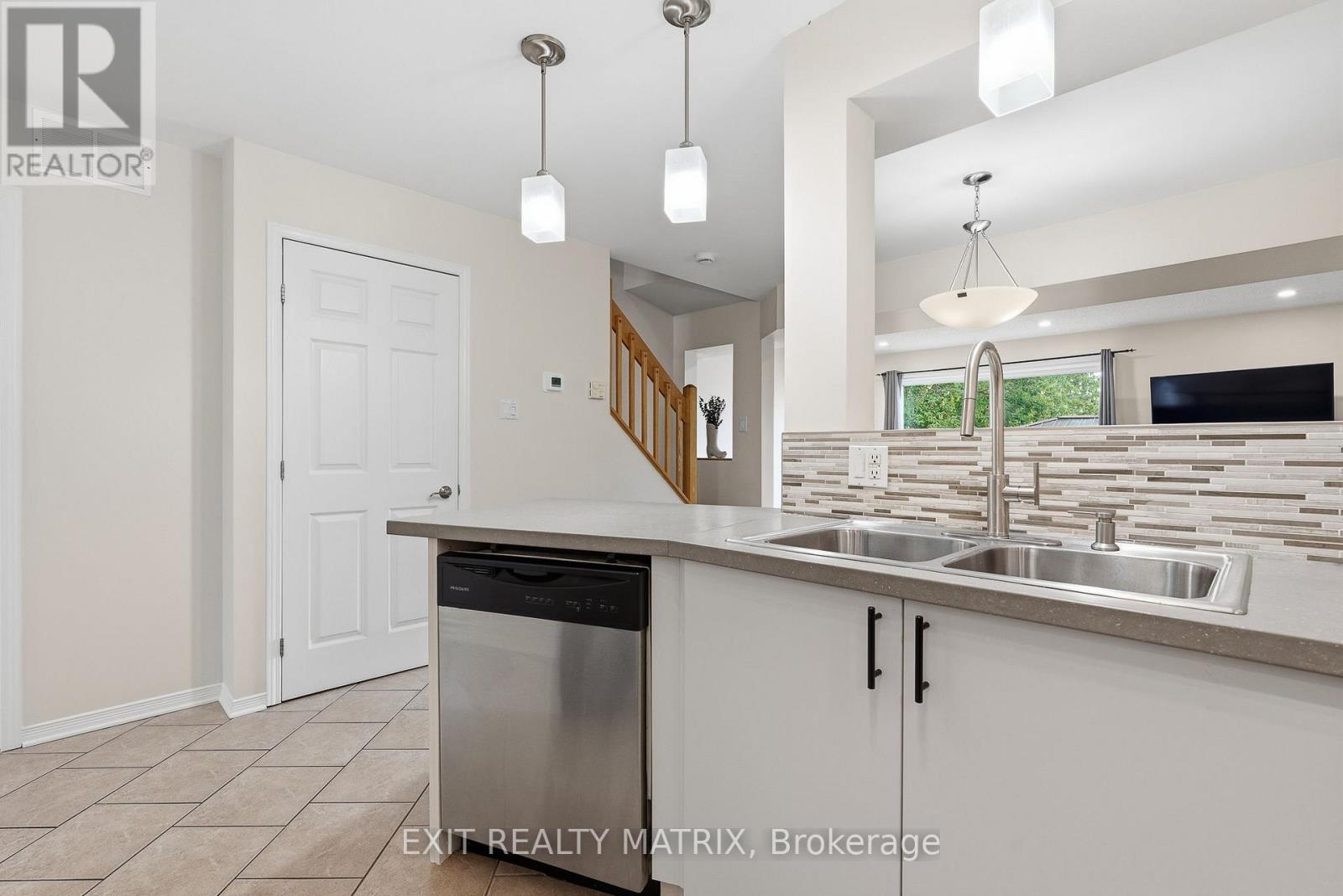 49 Forget Street, Russell, Ontario  K0A 1W0 - Photo 6 - X13520216