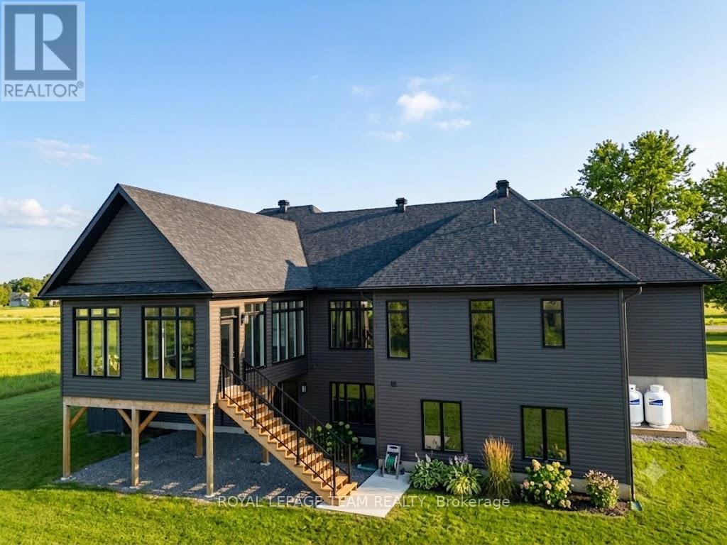 224 Trudeau Crescent, Russell, Ontario  K4R 1E5 - Photo 2 - X13520390