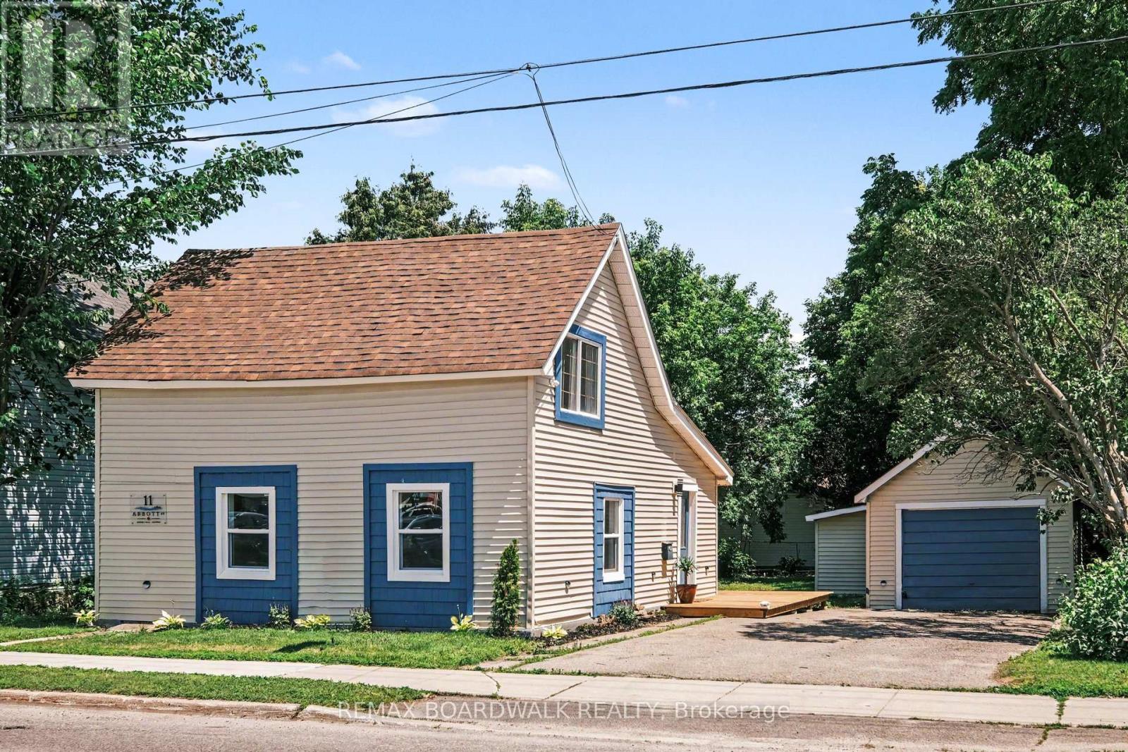 11 Abbott Street S, Smiths Falls, Ontario  K7A 4S1 - Photo 1 - X13520666
