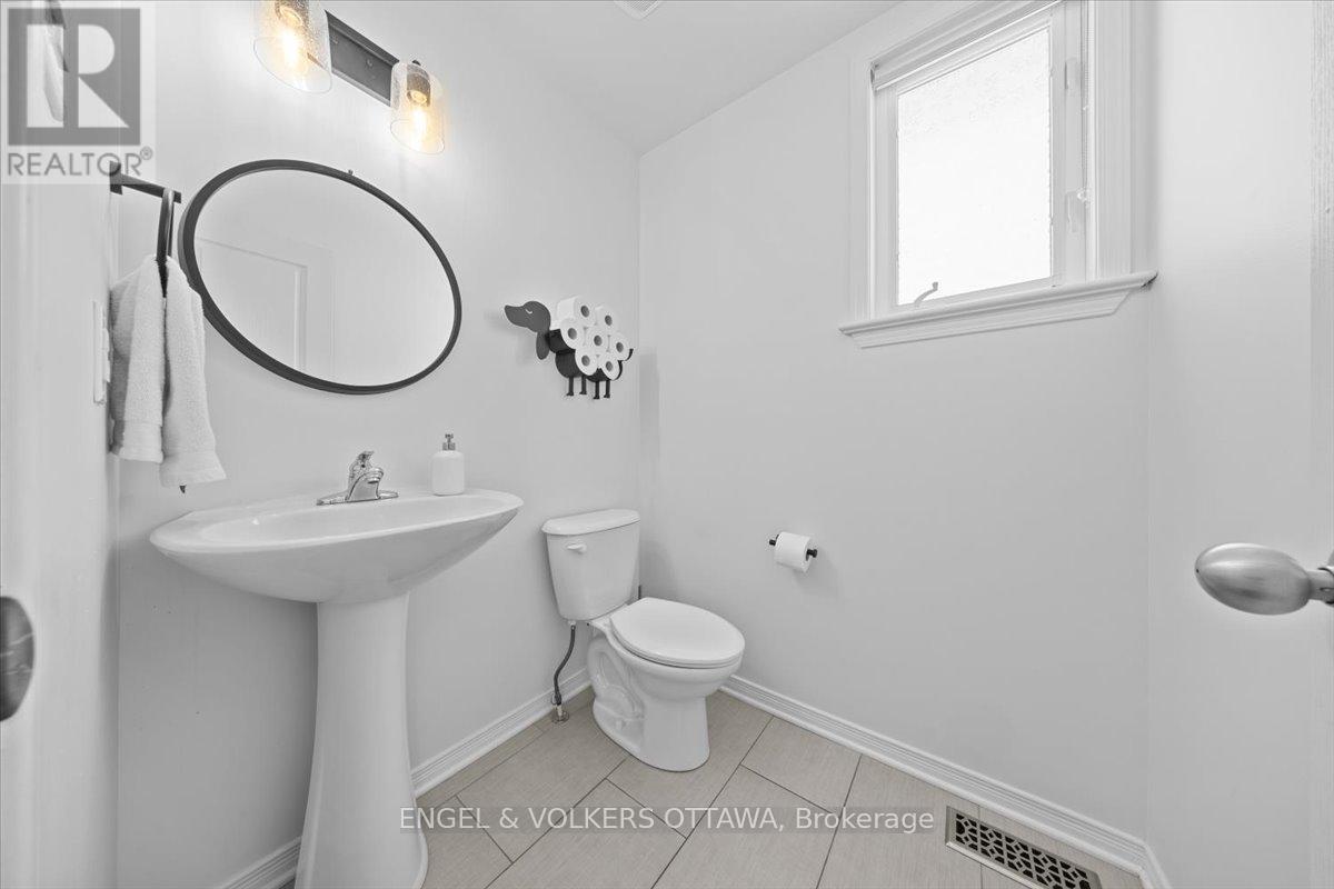 220 Harthill Way, Ottawa, Ontario  K2J 0P2 - Photo 5 - X13520904
