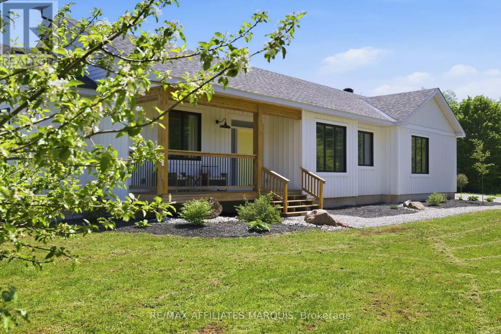4421m Old Kingston Road, Rideau Lakes, Ontario  K0G 1V0 - Photo 2 - X13521364