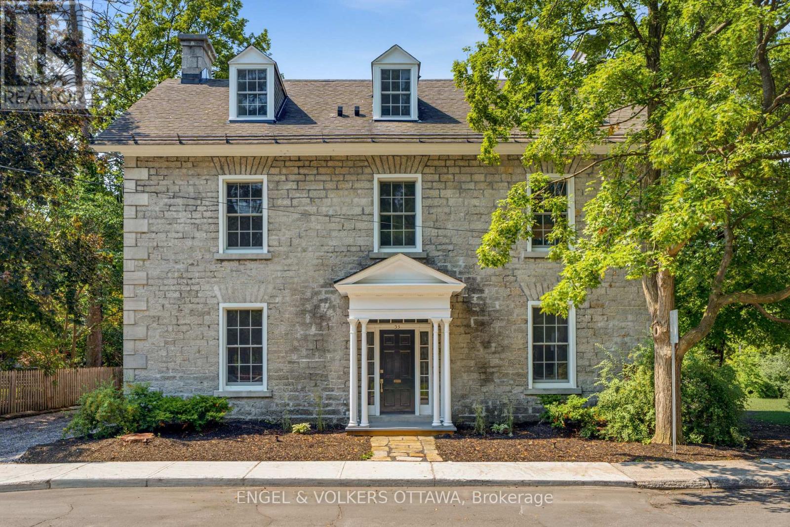 35 Mackay Street, Ottawa, Ontario  K1M 2B2 - Photo 1 - X13521540