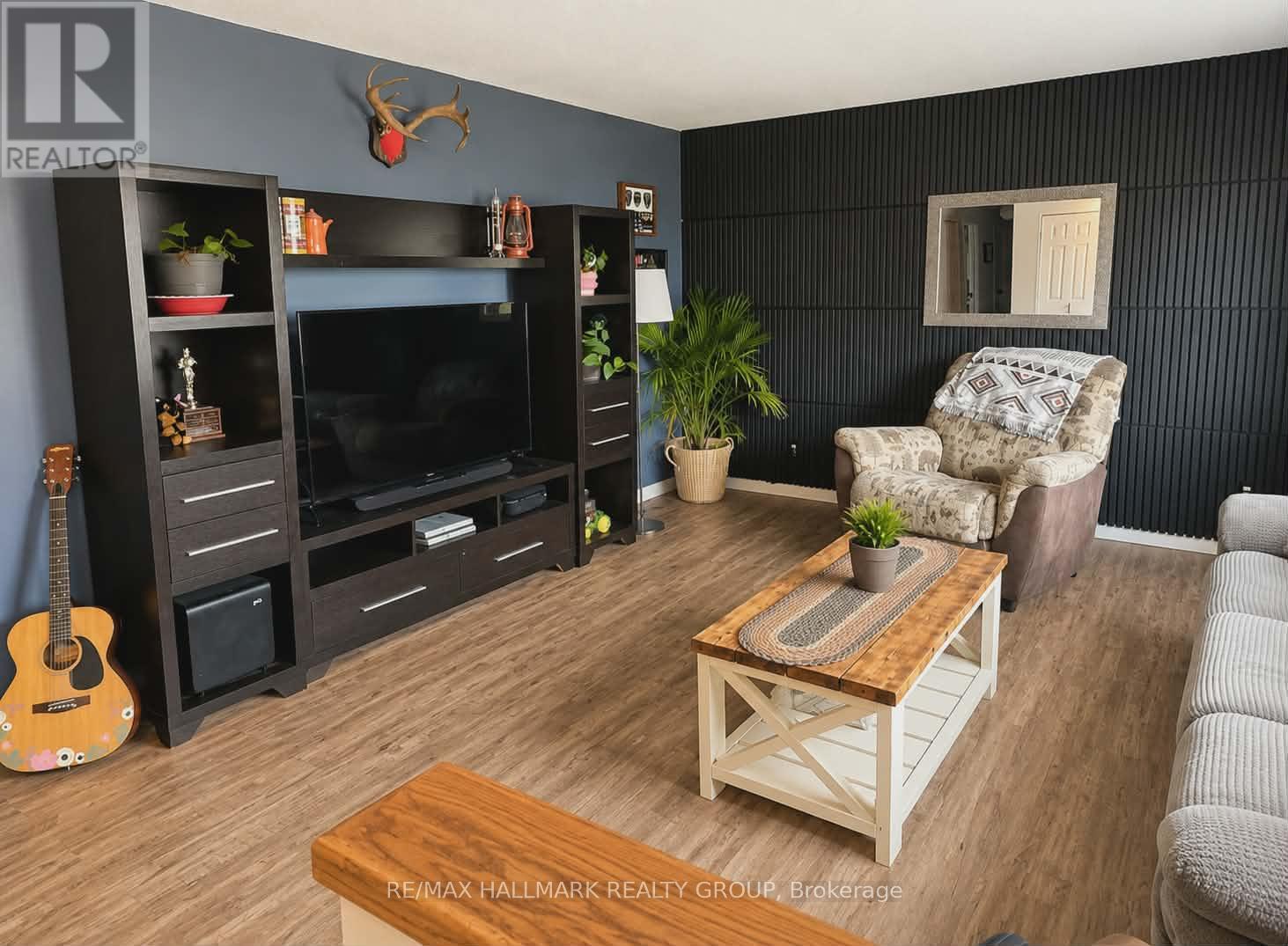 20 Hilltop Crescent S, North Grenville, Ontario  K0G 1J0 - Photo 3 - X13521924