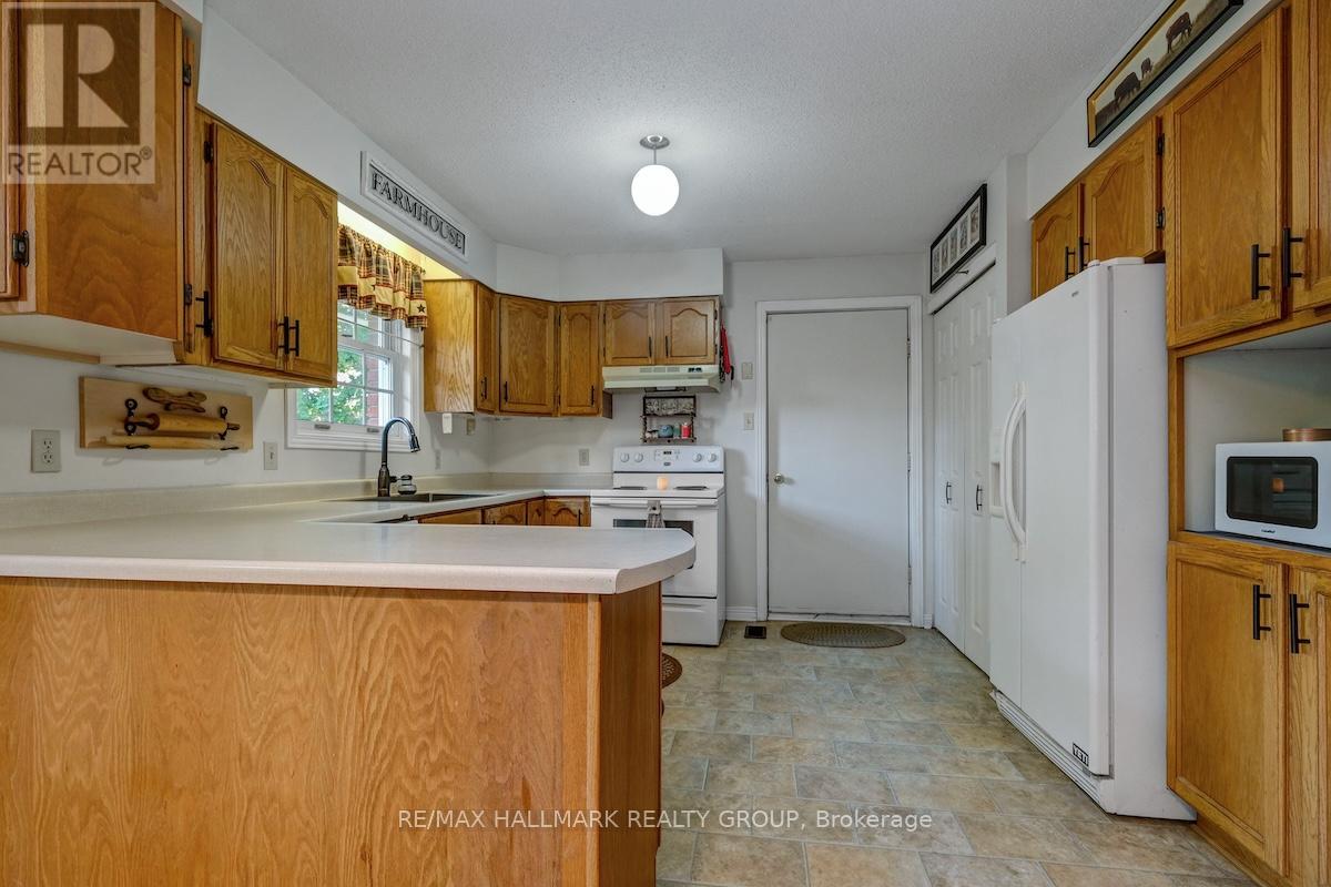 20 Hilltop Crescent S, North Grenville, Ontario  K0G 1J0 - Photo 4 - X13521924