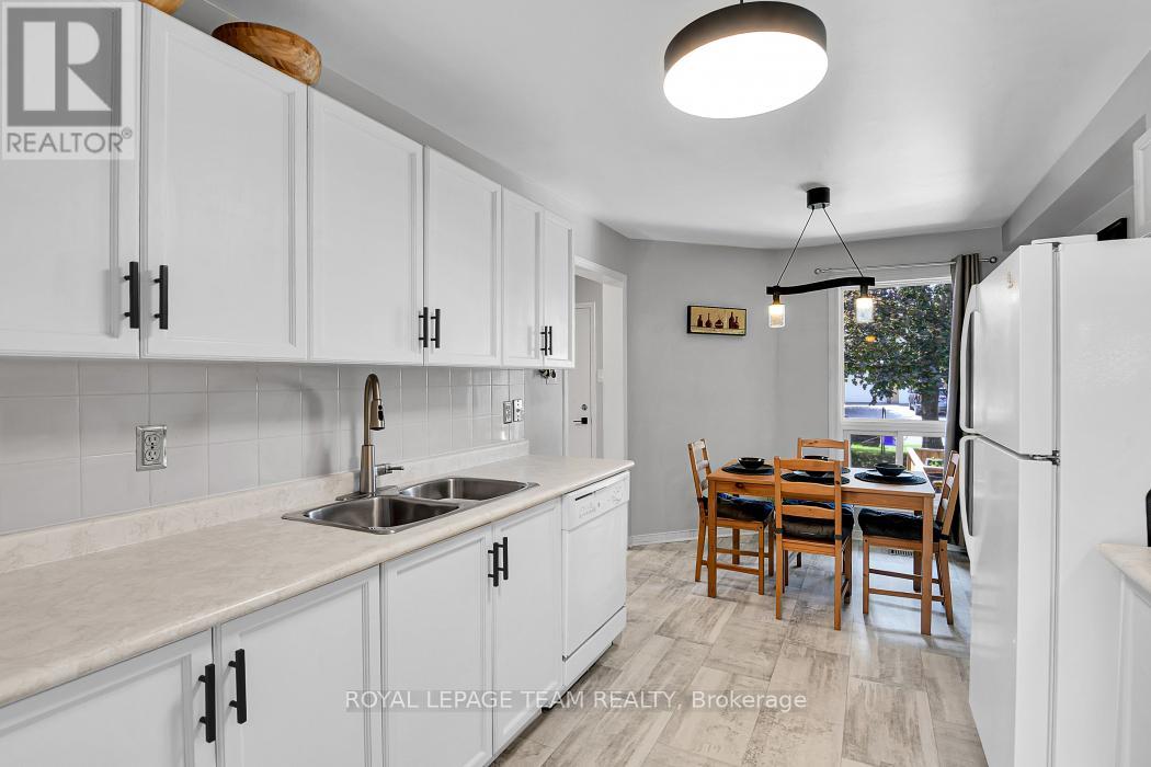 1443 Caravel Crescent, Ottawa, Ontario  K1E 3P5 - Photo 10 - X13522906