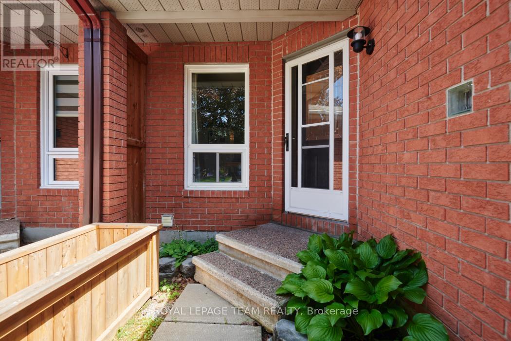 1443 Caravel Crescent, Ottawa, Ontario  K1E 3P5 - Photo 2 - X13522906