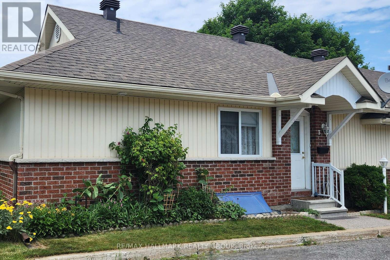 3 Daphne Crescent, Ottawa, Ontario  K2S 1Y1 - Photo 1 - X13523032