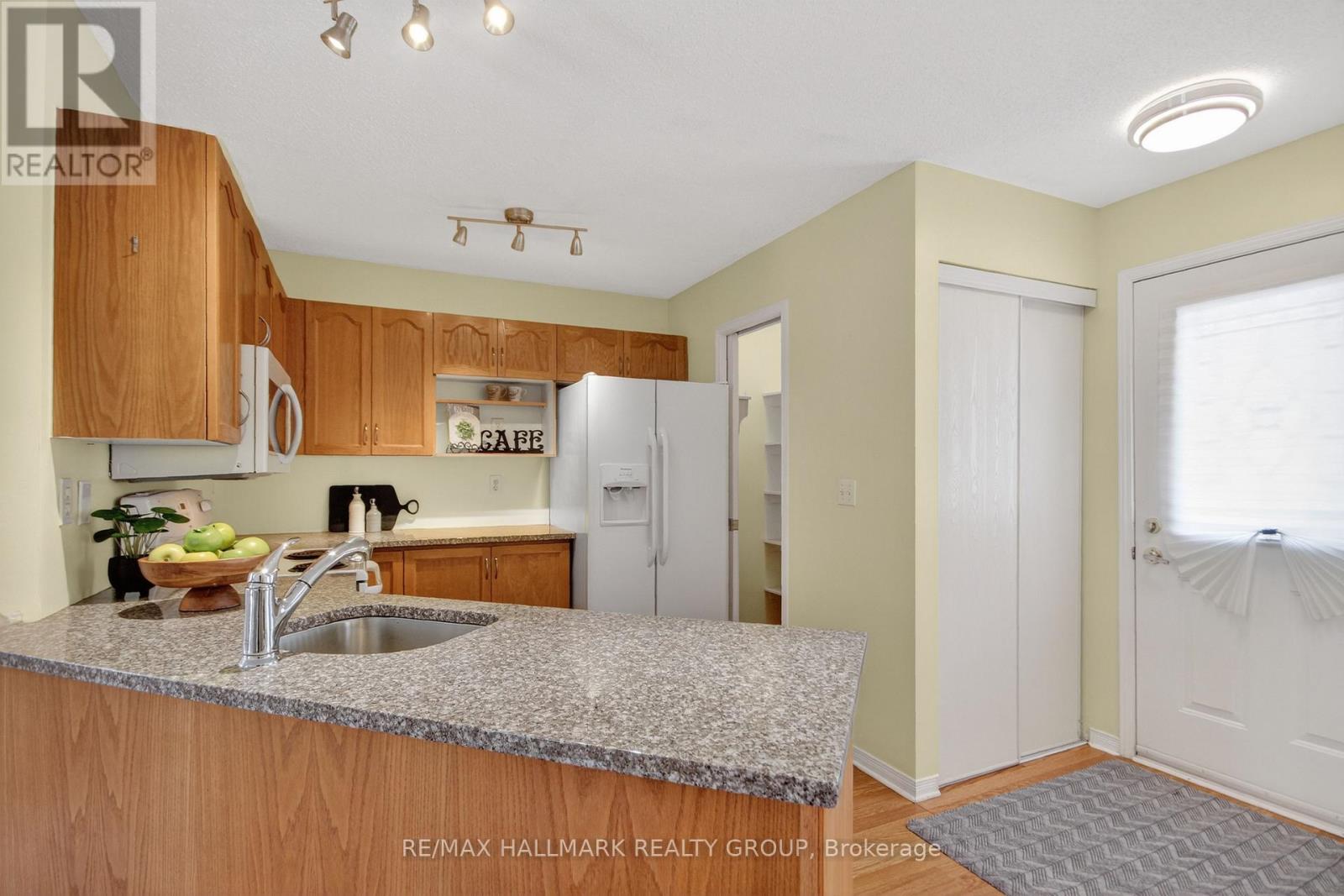 3 Daphne Crescent, Ottawa, Ontario  K2S 1Y1 - Photo 10 - X13523032