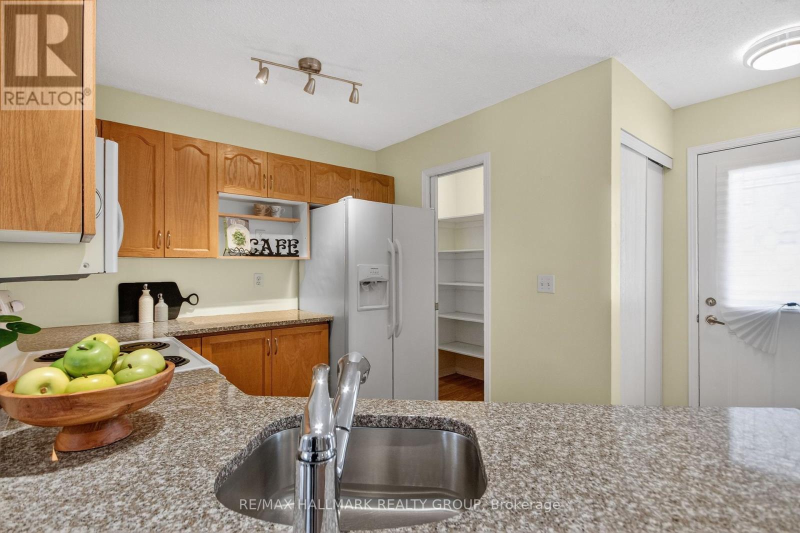 3 Daphne Crescent, Ottawa, Ontario  K2S 1Y1 - Photo 11 - X13523032