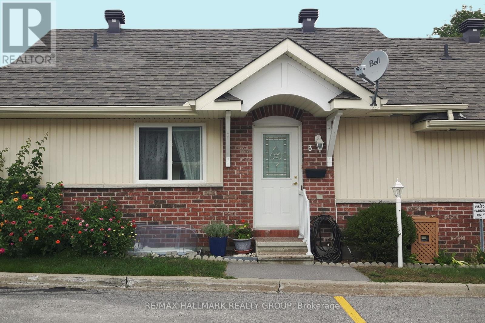 3 Daphne Crescent, Ottawa, Ontario  K2S 1Y1 - Photo 2 - X13523032