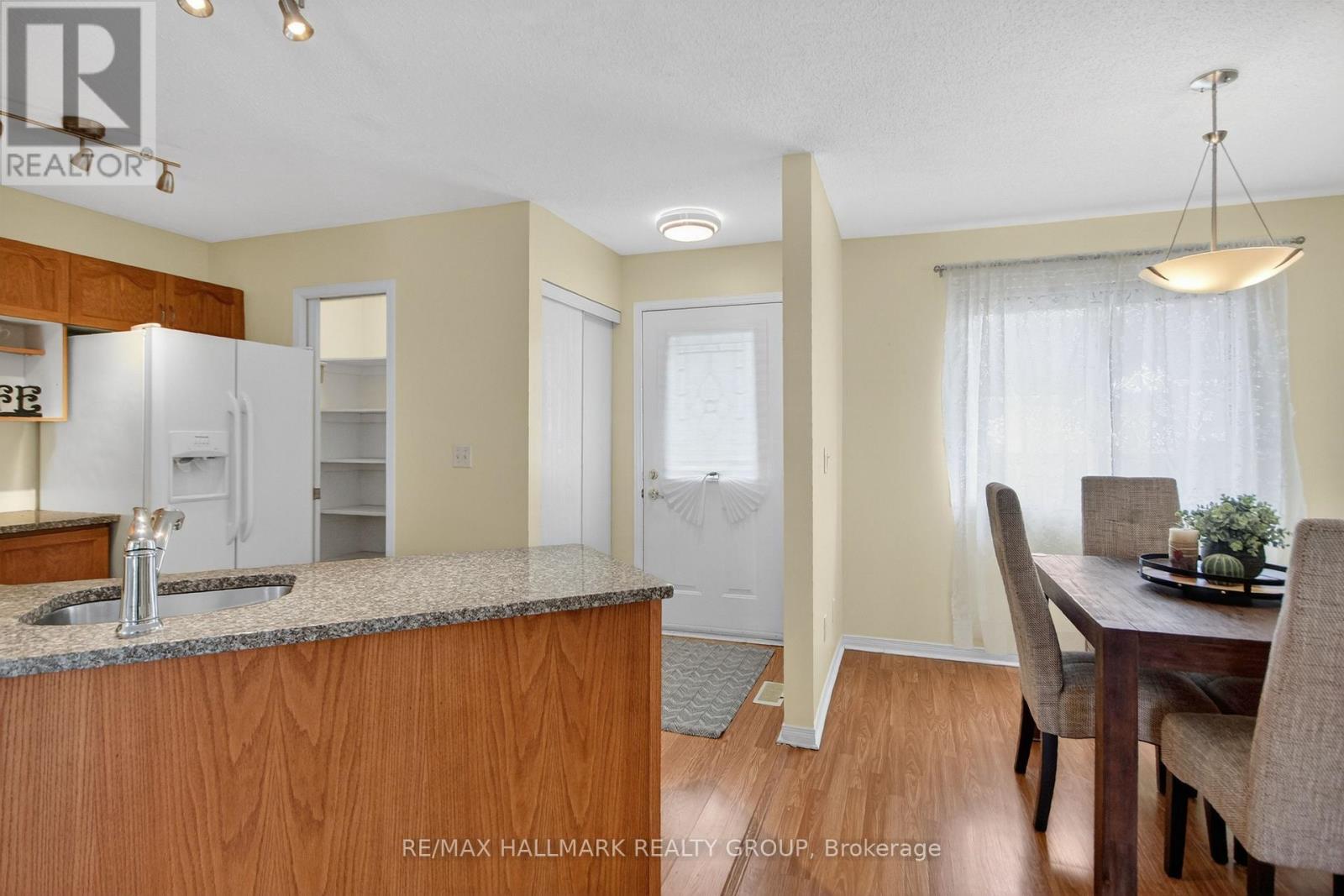 3 Daphne Crescent, Ottawa, Ontario  K2S 1Y1 - Photo 5 - X13523032