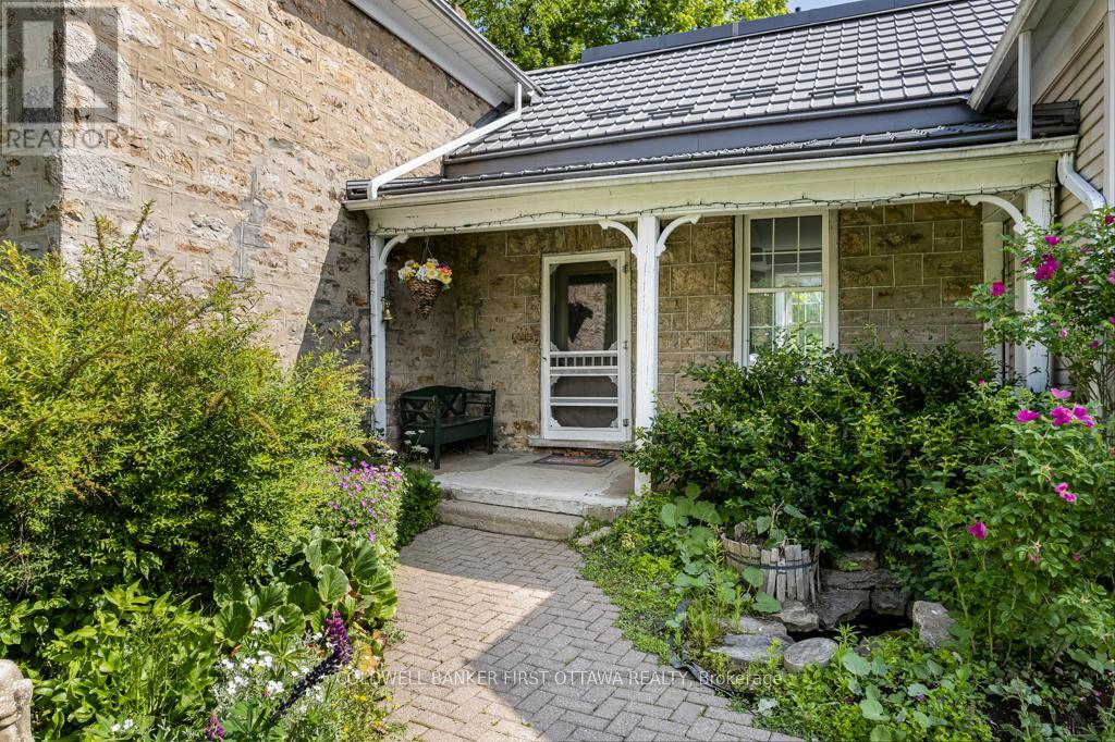 28 South Street, Drummond/north Elmsley, Ontario  K7H 2G1 - Photo 6 - X13523584