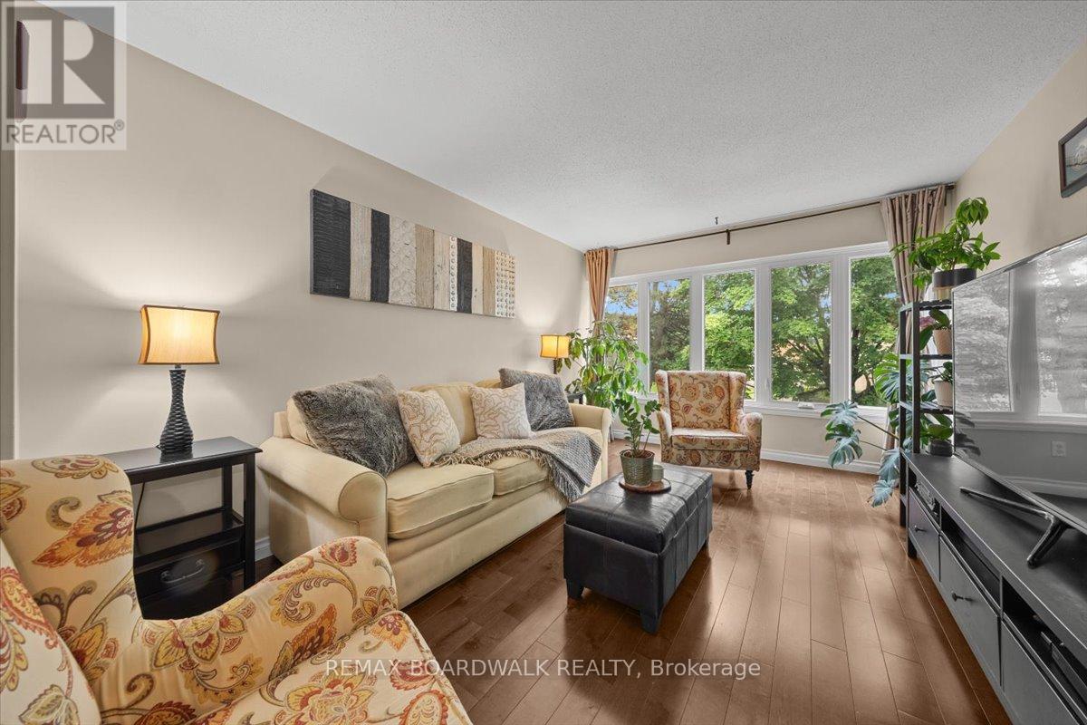 18 - 2126 Eric Crescent, Ottawa, Ontario  K1B 4P4 - Photo 5 - X13525190