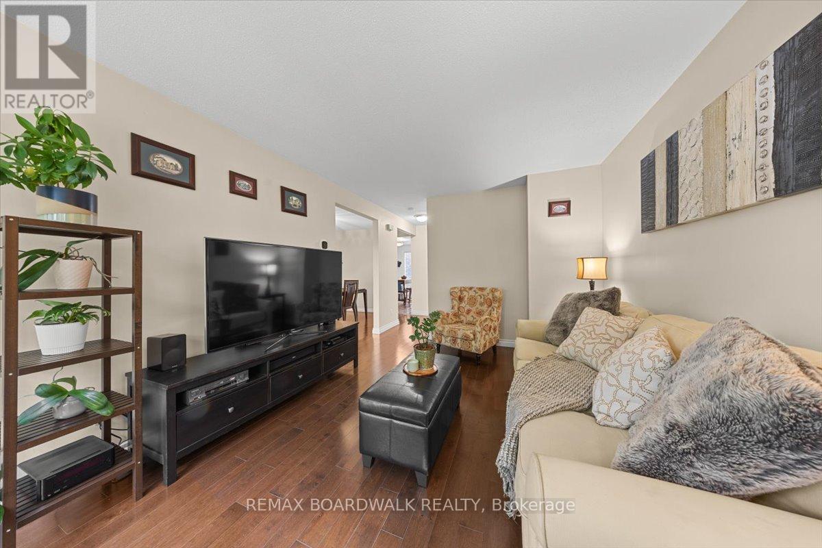 18 - 2126 Eric Crescent, Ottawa, Ontario  K1B 4P4 - Photo 6 - X13525190