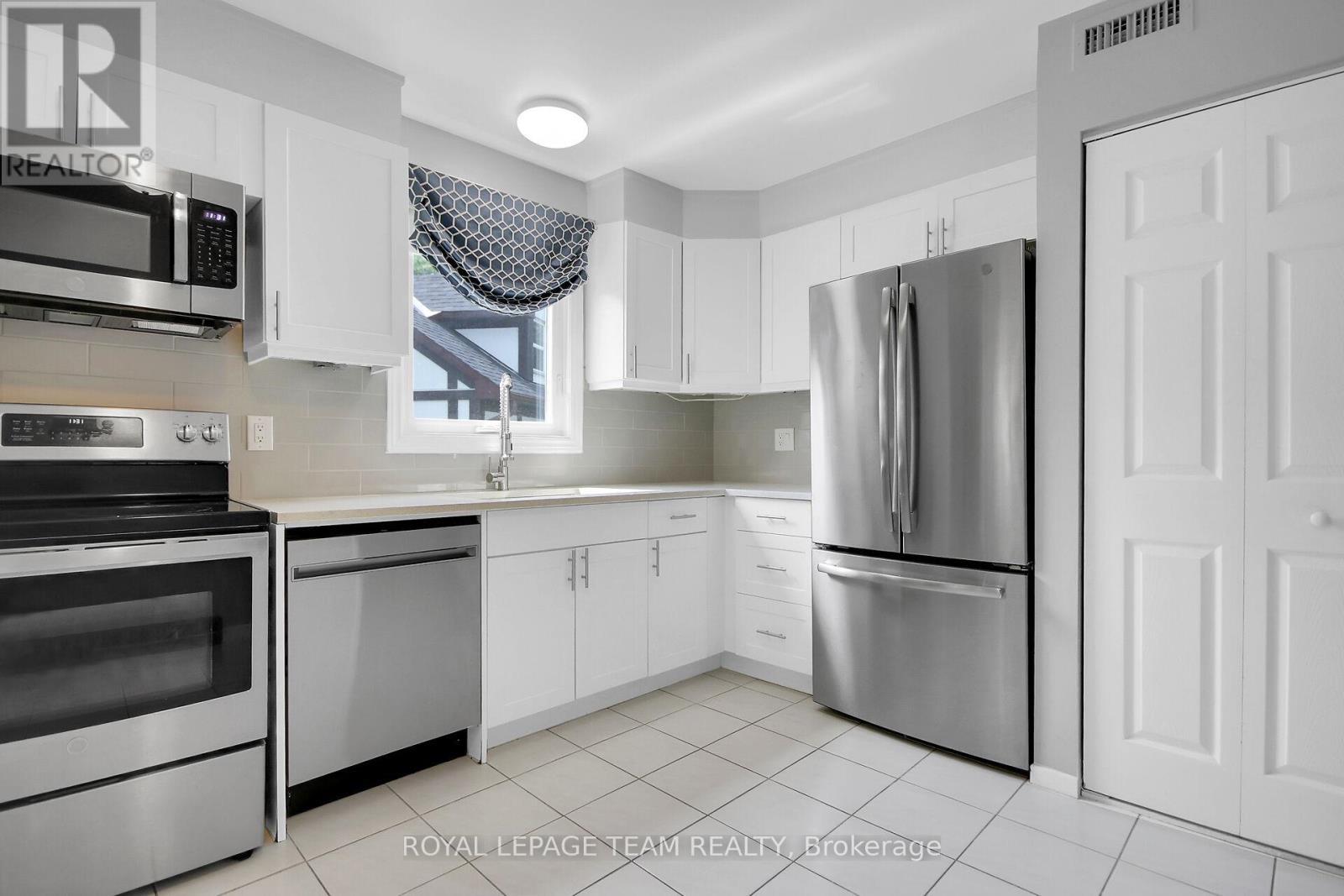 B - 10 Stonehill Court, Ottawa, Ontario  K2M 1E5 - Photo 14 - X13525556