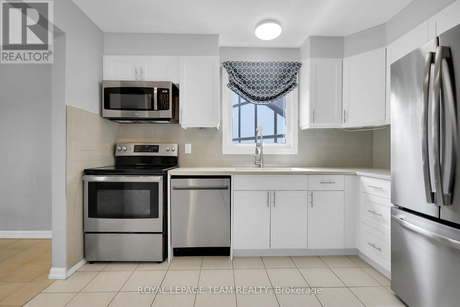 B - 10 Stonehill Court, Ottawa, Ontario  K2M 1E5 - Photo 16 - X13525556