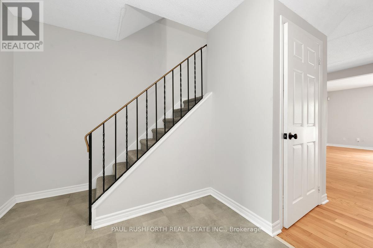 24 Baneberry Crescent, Ottawa, Ontario  K2L 2Y4 - Photo 3 - X13525684