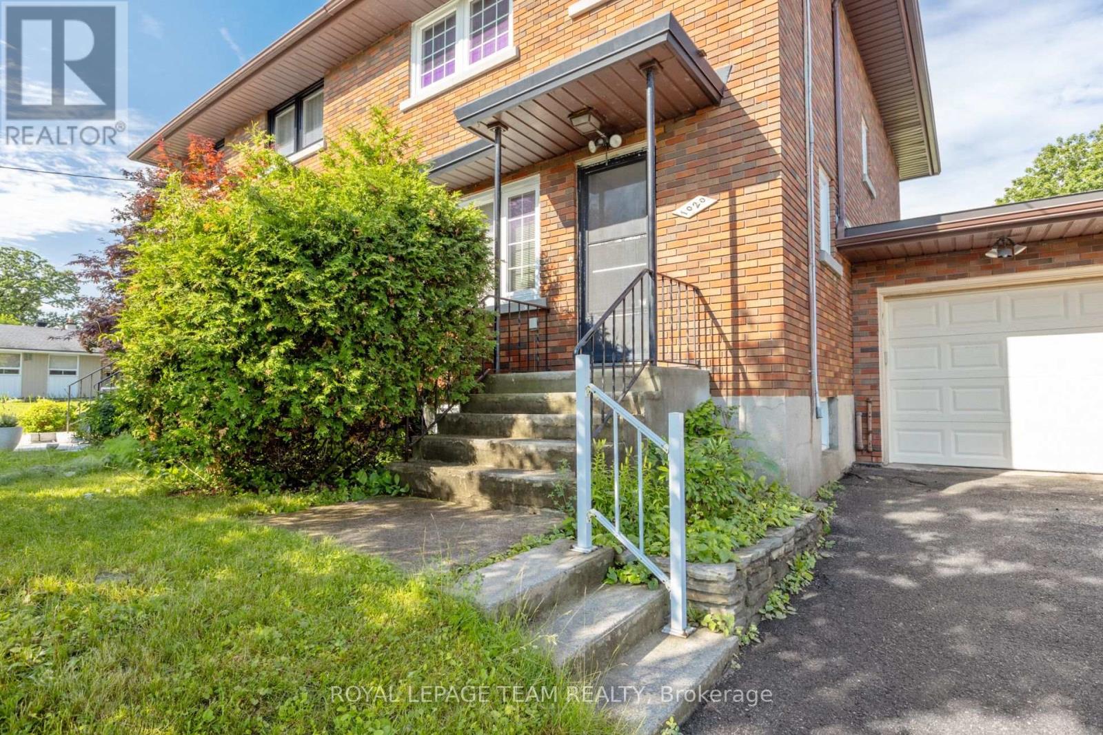 1020 Riddell Avenue S, Ottawa, Ontario  K2C 2J5 - Photo 2 - X13525946