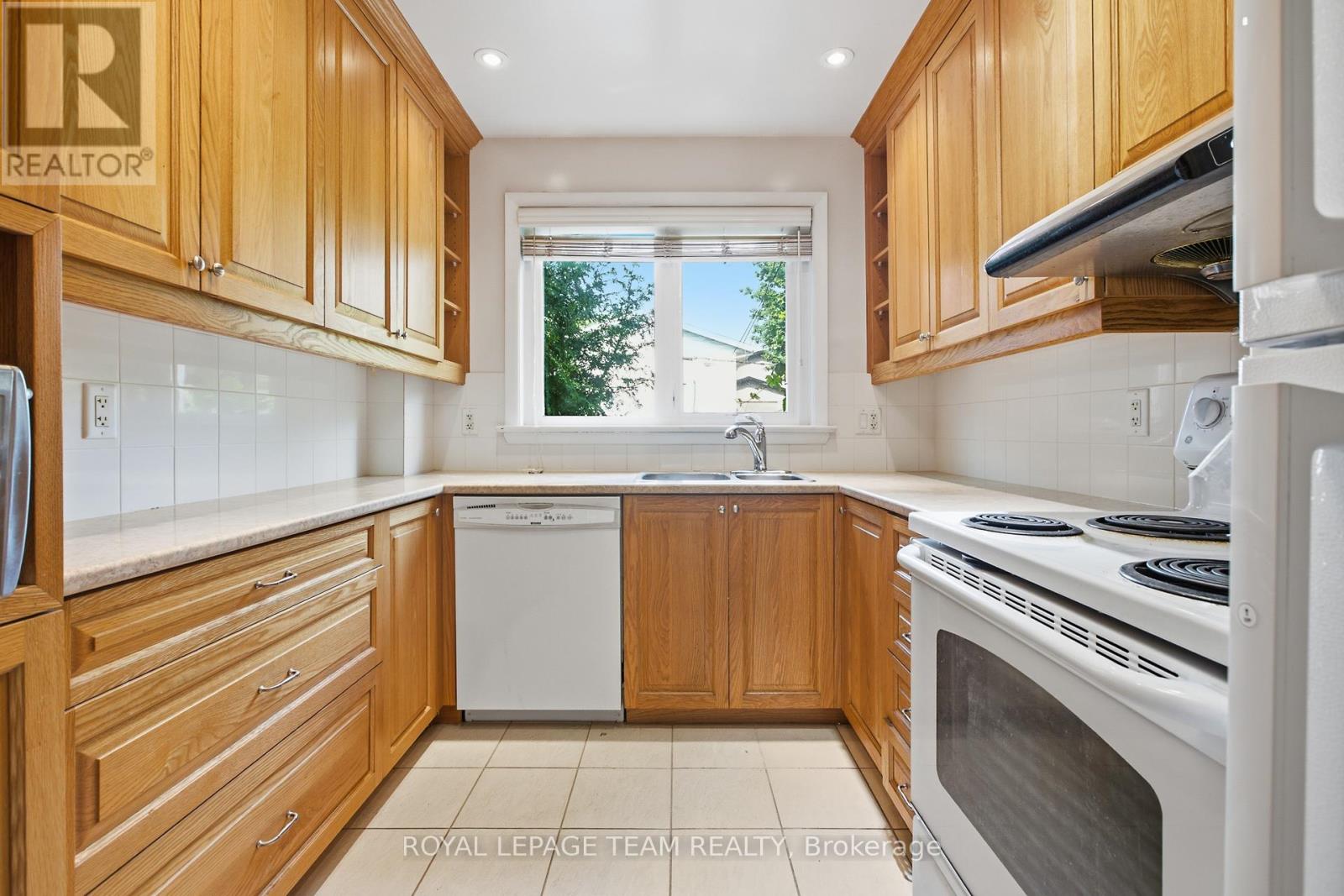 1020 Riddell Avenue S, Ottawa, Ontario  K2C 2J5 - Photo 8 - X13525946