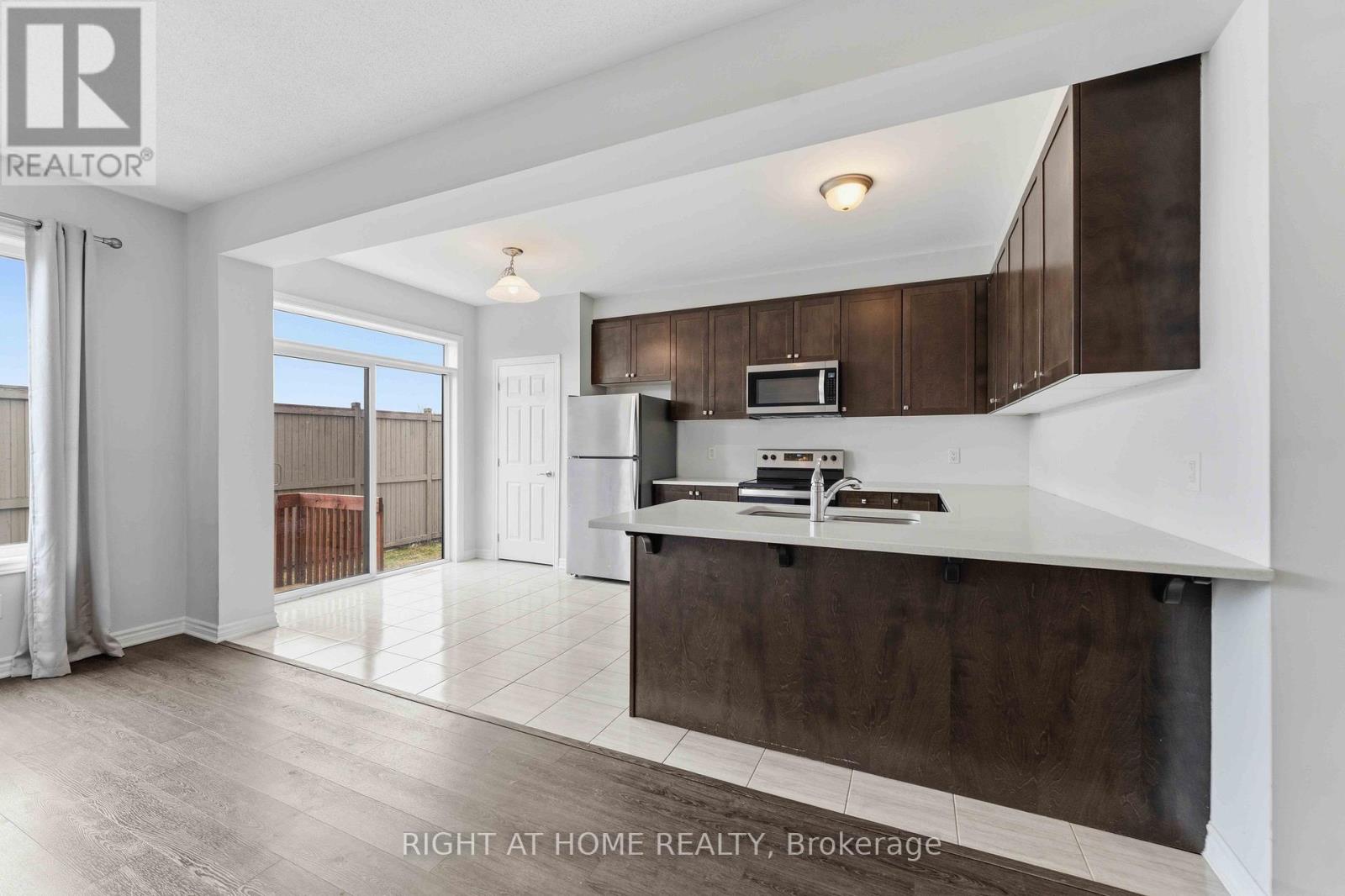 404 Edgevalley Court, Ottawa, Ontario  K2S 2R3 - Photo 6 - X13526286