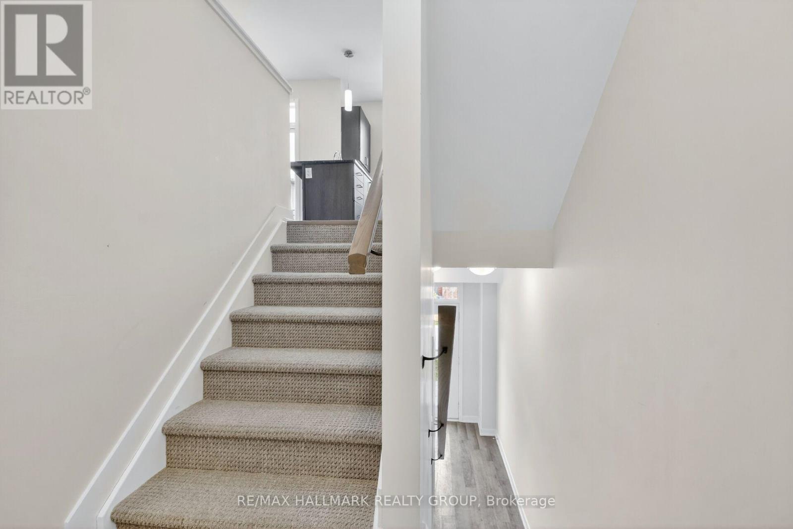 402 Jewelwing Private, Ottawa, Ontario  K1X 0M7 - Photo 4 - X13526580