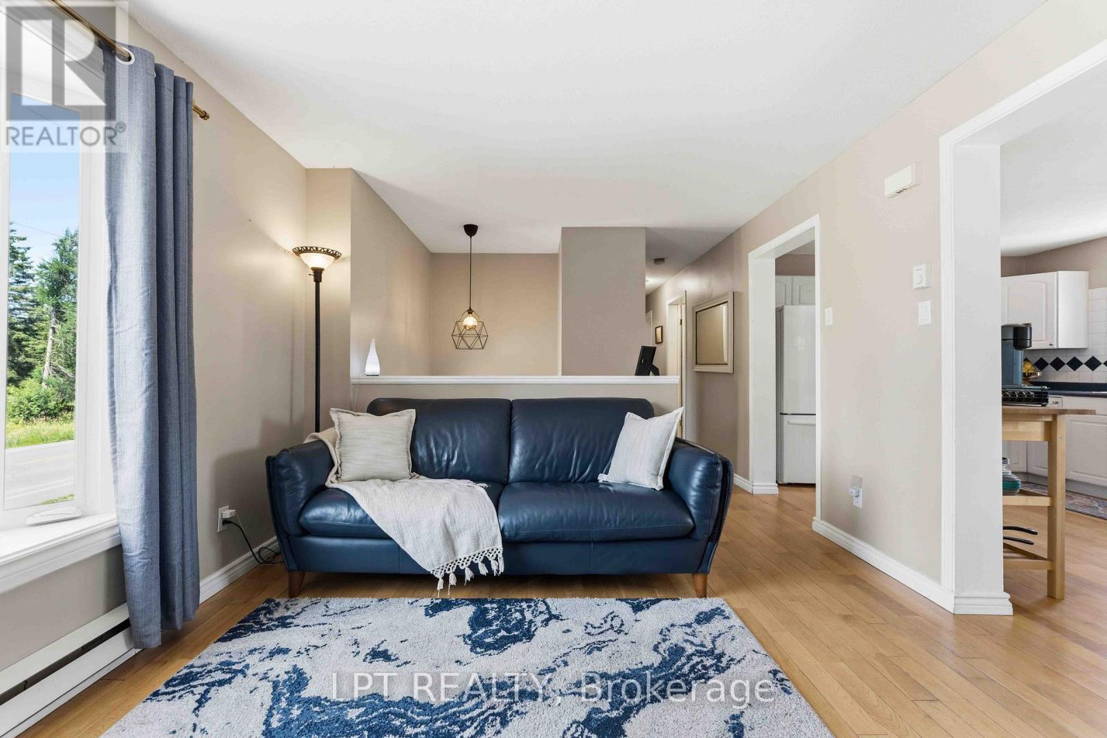 34 Fringewood Drive, Ottawa, Ontario  K2S 1V1 - Photo 4 - X13527070