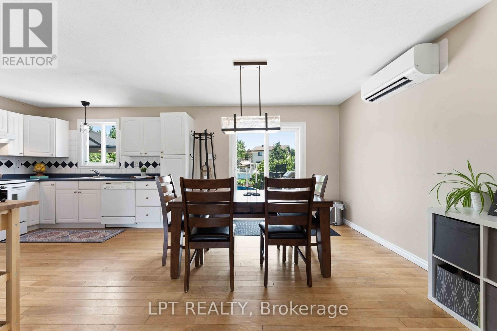 34 Fringewood Drive, Ottawa, Ontario  K2S 1V1 - Photo 8 - X13527070