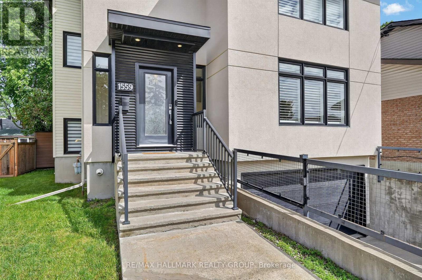 1559 Queensdale Avenue, Ottawa, Ontario  K1T 1J3 - Photo 4 - X13527106