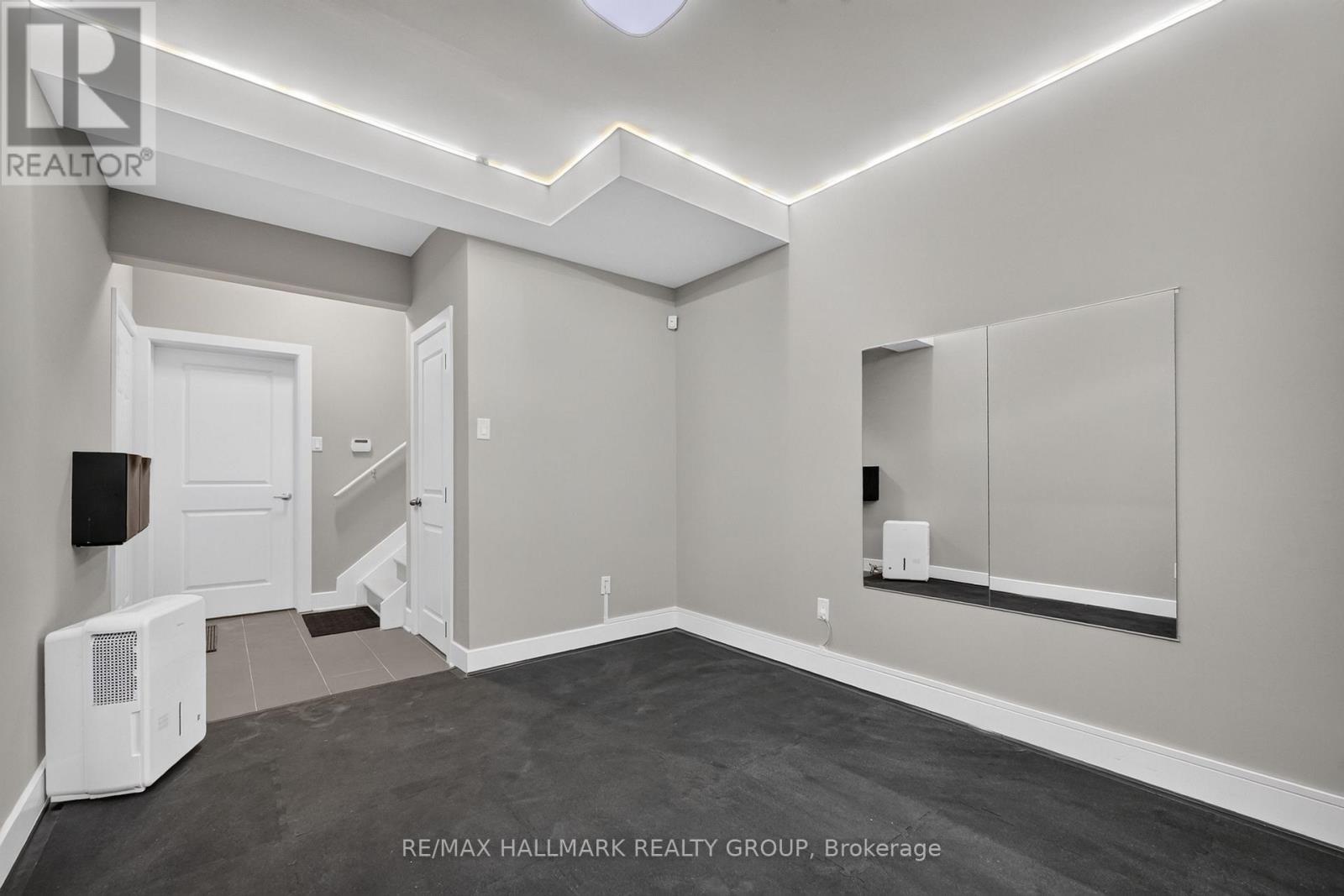 1559 Queensdale Avenue, Ottawa, Ontario  K1T 1J3 - Photo 40 - X13527106