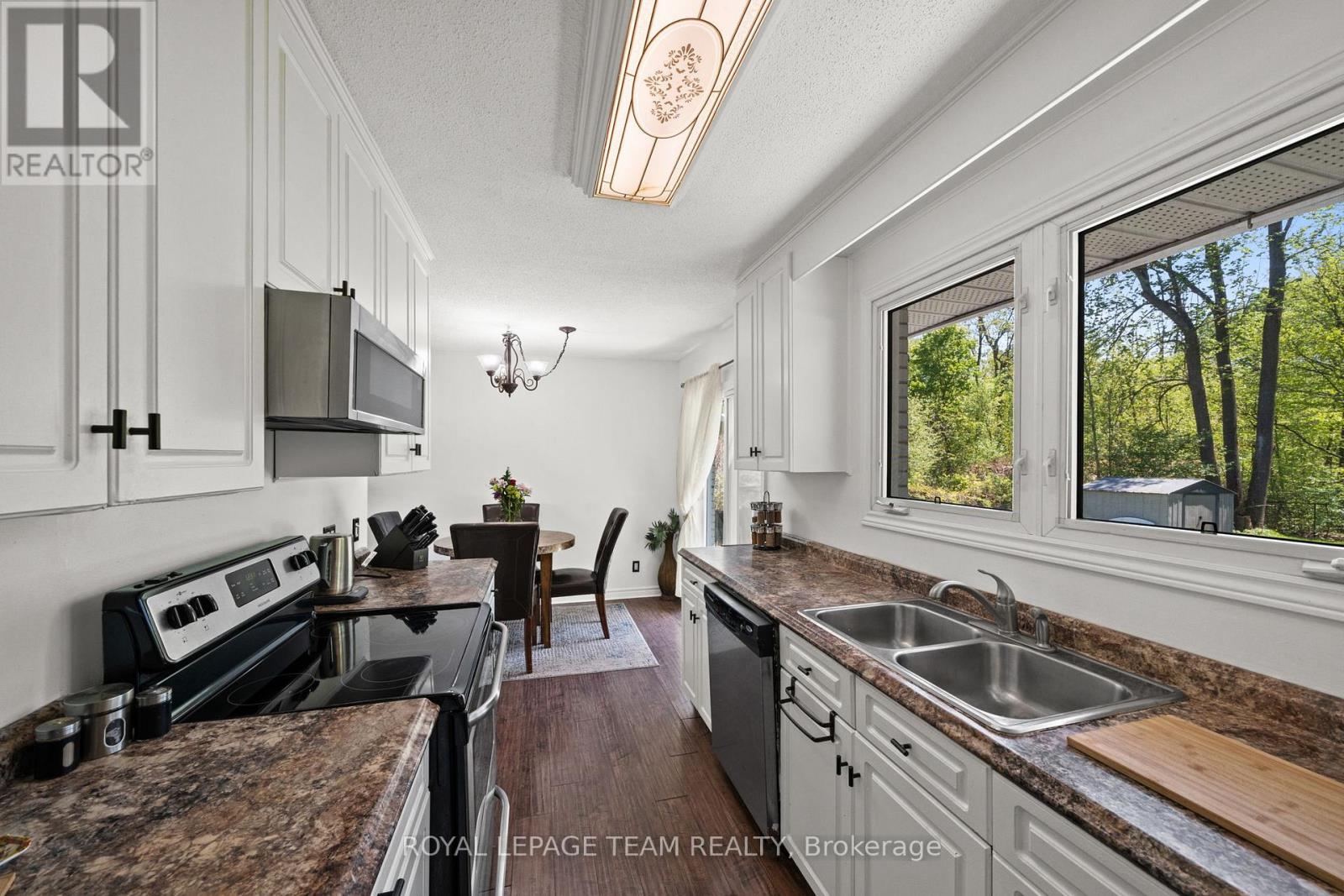 5643 Ficko Crescent, Ottawa, Ontario  K1X 1H3 - Photo 10 - X13527460