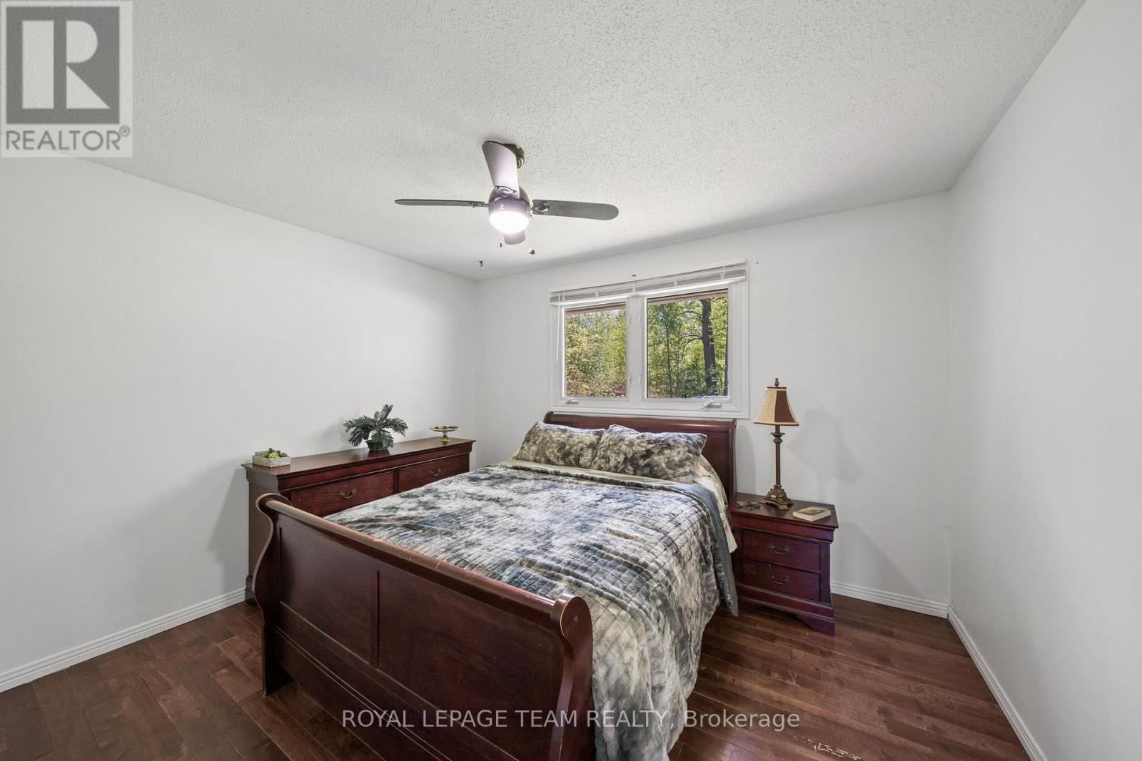 5643 Ficko Crescent, Ottawa, Ontario  K1X 1H3 - Photo 12 - X13527460