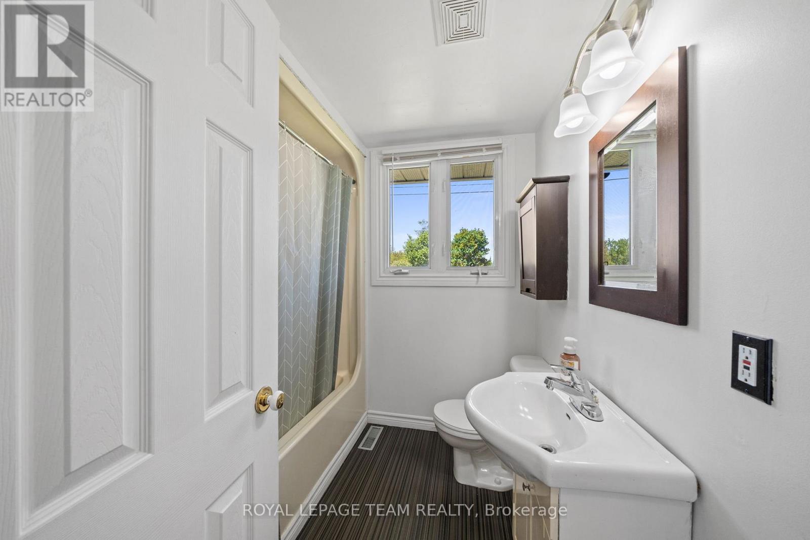 5643 Ficko Crescent, Ottawa, Ontario  K1X 1H3 - Photo 15 - X13527460