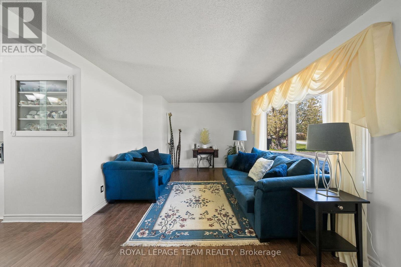 5643 Ficko Crescent, Ottawa, Ontario  K1X 1H3 - Photo 5 - X13527460