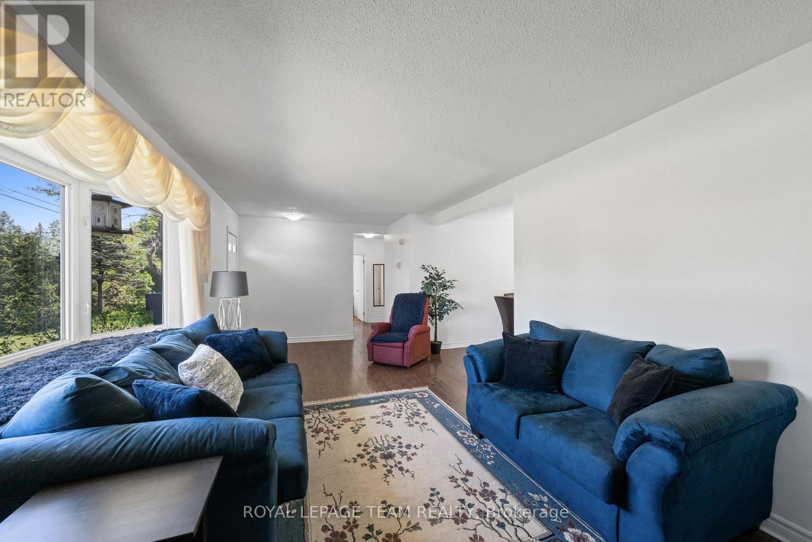 5643 Ficko Crescent, Ottawa, Ontario  K1X 1H3 - Photo 6 - X13527460
