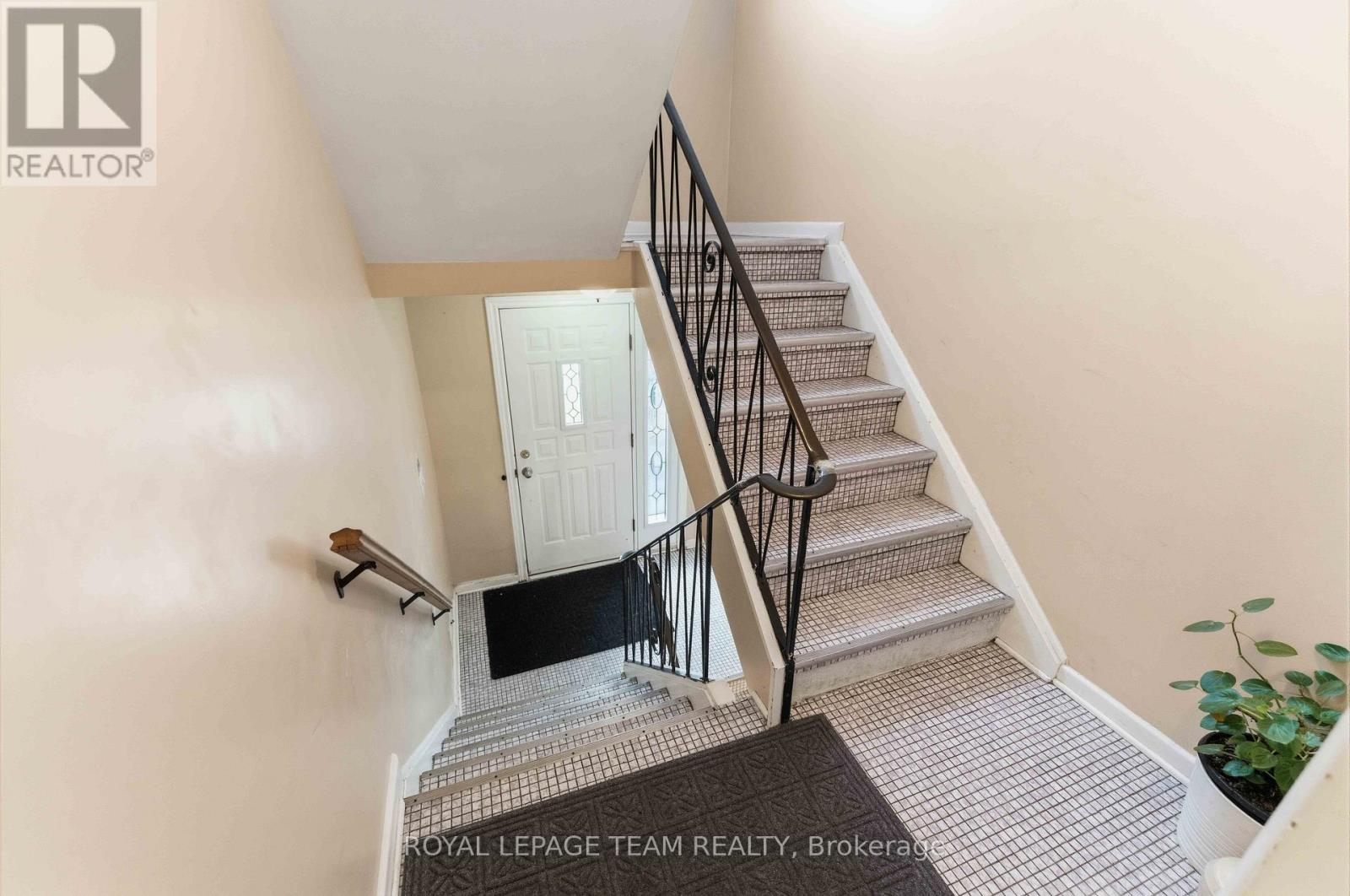 1197 Maitland Avenue, Ottawa, Ontario  K2C 2B8 - Photo 3 - X13527622