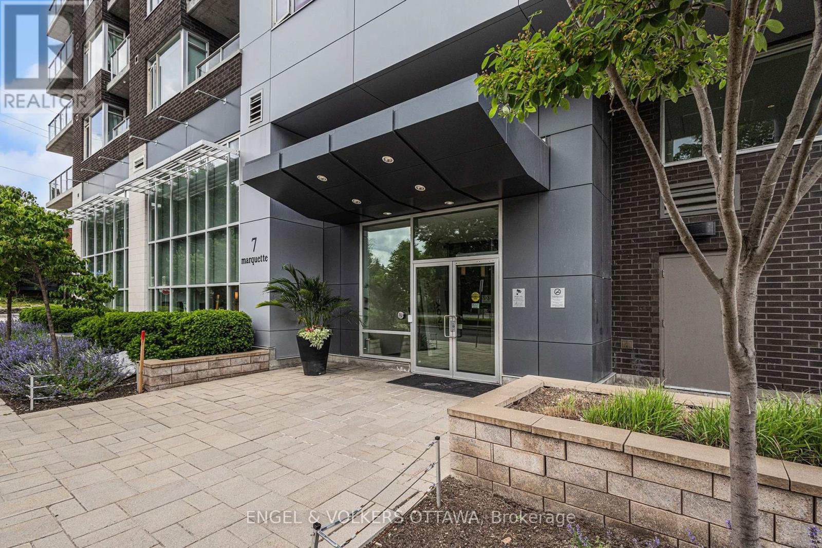 318 - 7 Marquette Avenue, Ottawa, Ontario  K1L 8A7 - Photo 1 - X13528550