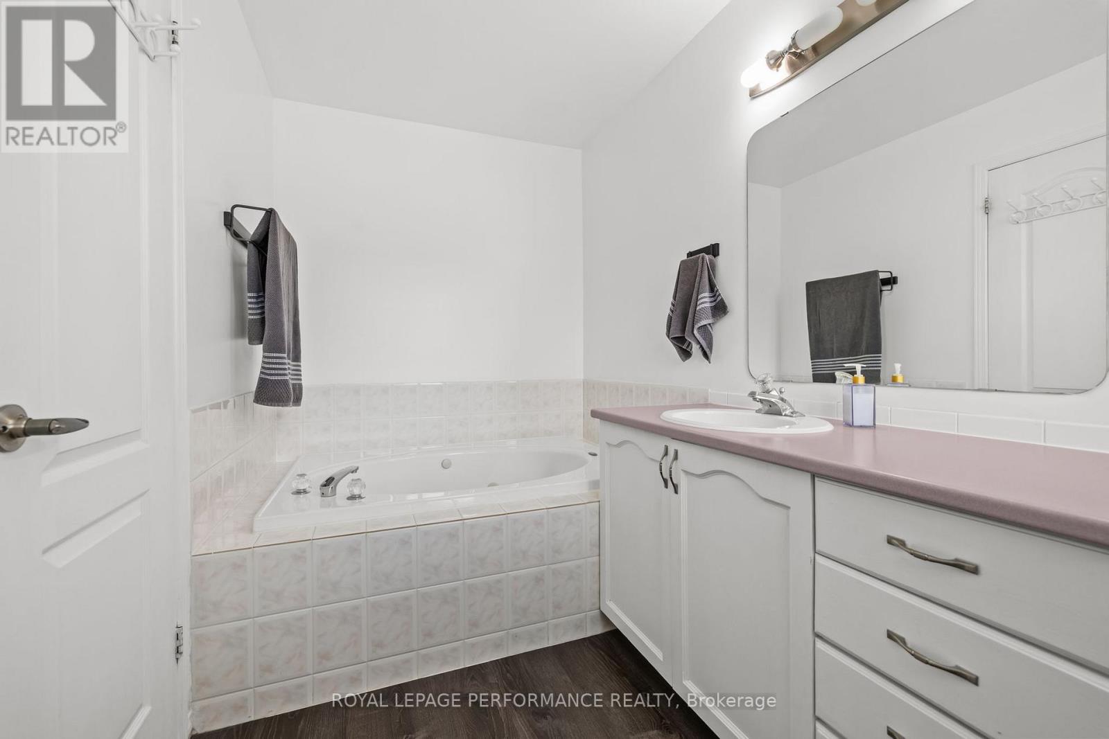 6420 Sablewood Place, Ottawa, Ontario  K1C 7L7 - Photo 19 - X13528668