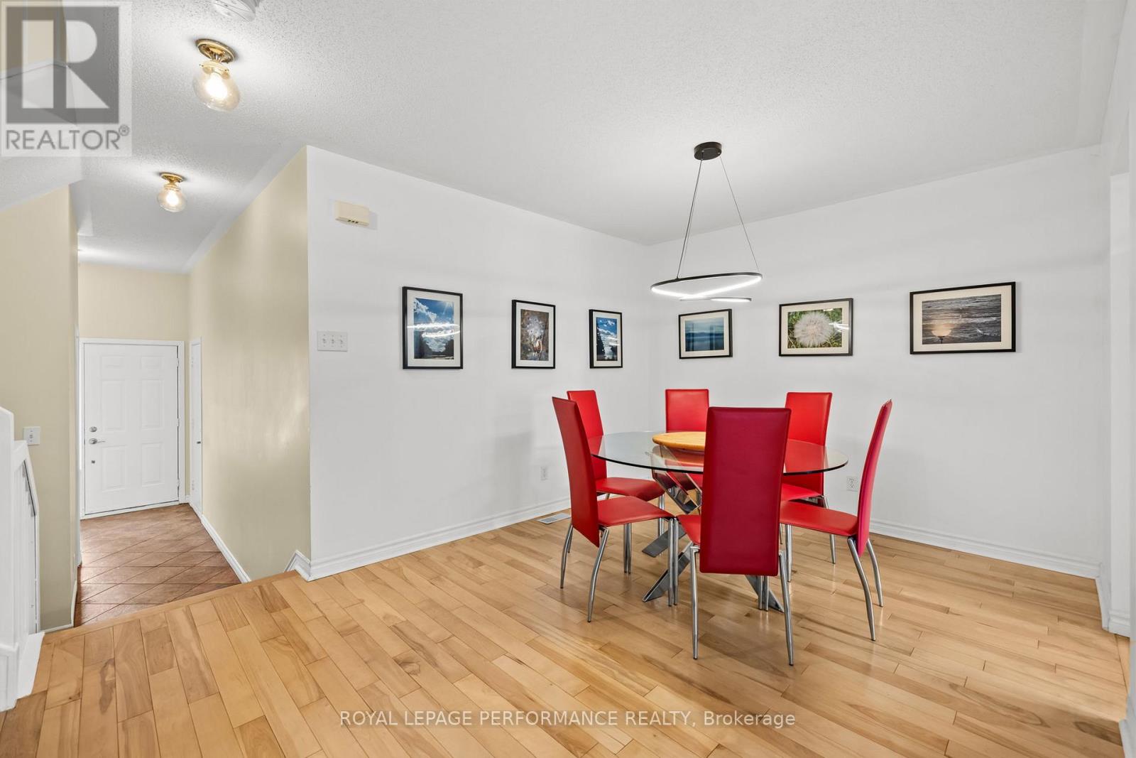 6420 Sablewood Place, Ottawa, Ontario  K1C 7L7 - Photo 3 - X13528668