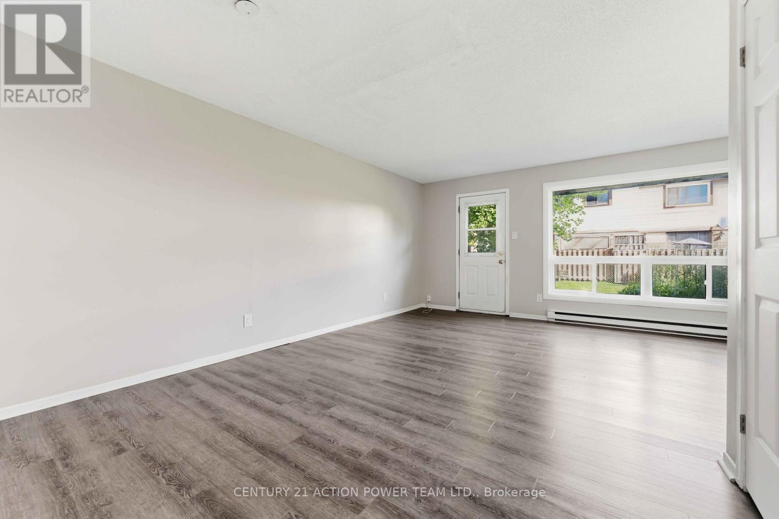 A - 39 Woodvale Green Drive, Ottawa, Ontario  K2G 4H3 - Photo 5 - X13529066
