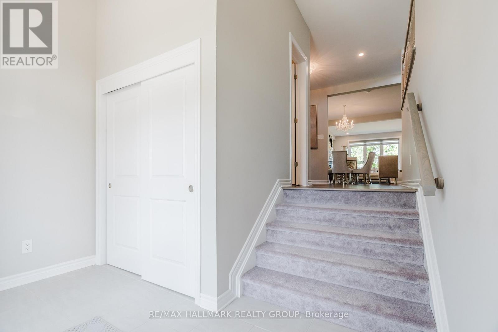 678 Eagle Crest Heights, Ottawa, Ontario  K2S 1R8 - Photo 4 - X13529216